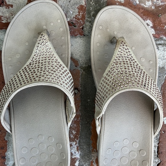 Vionic sandals - Picture 9 of 15